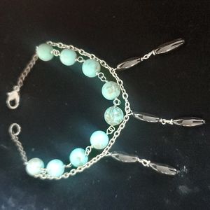 Turquoie and black onyx bracelet.